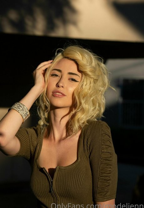 ティーンカムオンリーファンズ アートヌード 写真