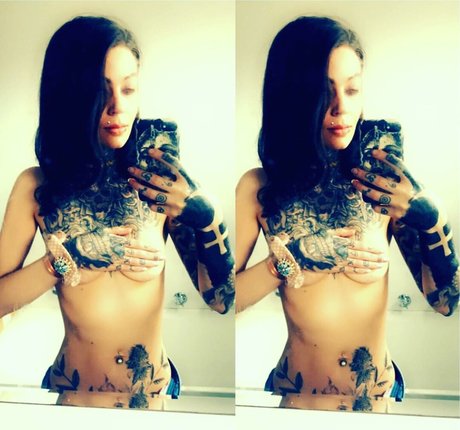 スペードのクイーン オンリーファンズ エロ 画像