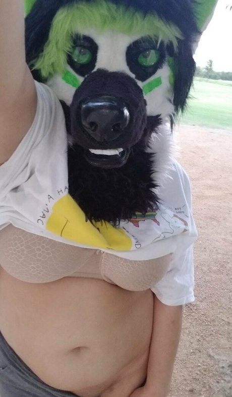 ペッギングオンリーファンズ ホットセクシー 画像