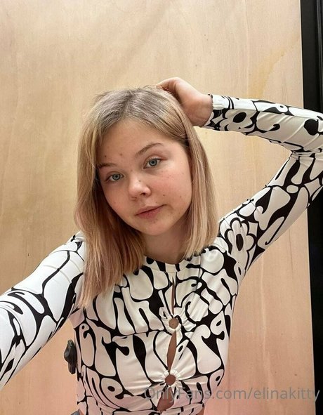 フィットネスプッシーオンリーファンズ アート裸 写真