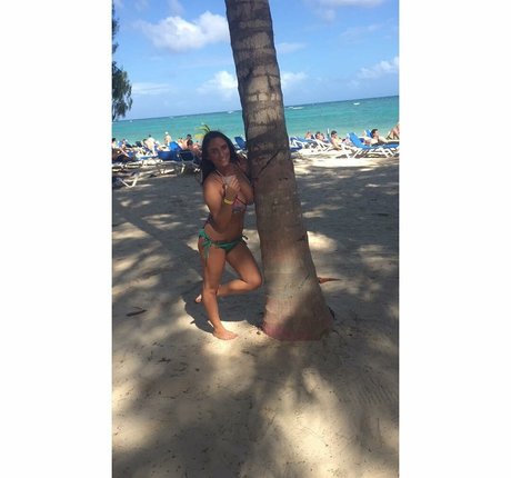 大学のアジア人オンリーファンズ 無料ポルノ 写真