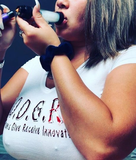 貞操帯オンリーファンズ セクシーヌード 写真