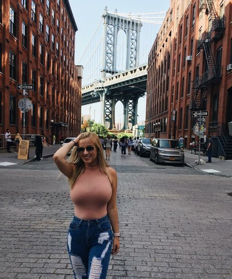 Taylor Z 裸のポルノスター 写真