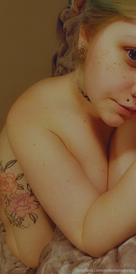 nikkimonstrosity かわいいモデル 写真