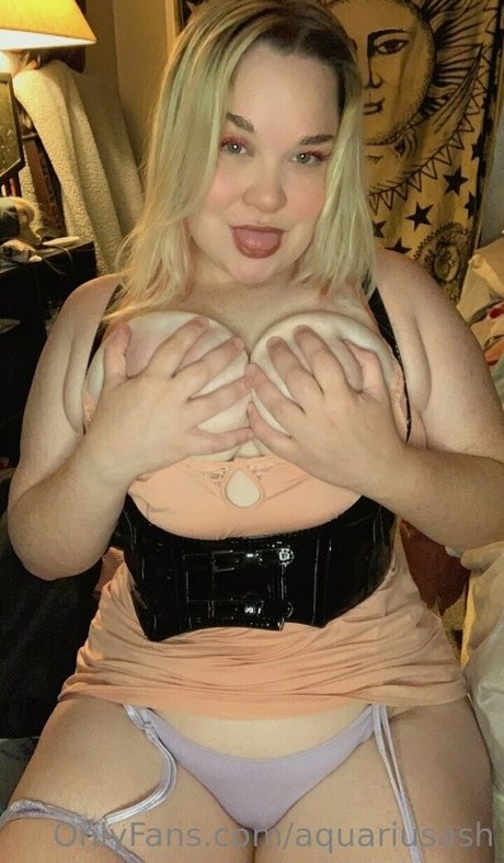 熟女の足オンリーファンズ ポルノ 写真