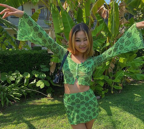 siamesesluts XXXモデル 画像