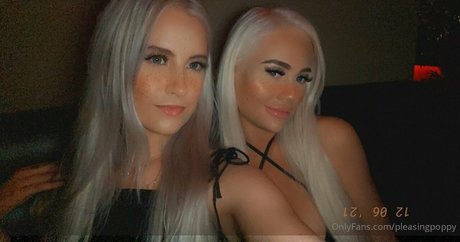 大きなプッシー唇オンリーファンズ セクシーヌード 写真