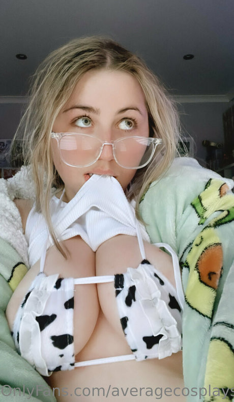 averagecosplays ポルノスター 裸 写真