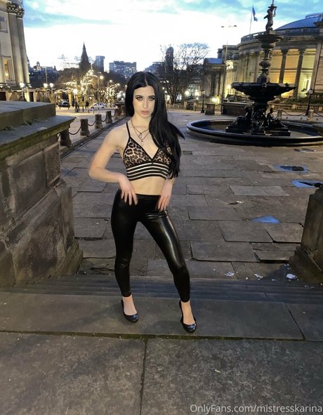 ヌード妻オンリーファンズ 無料ヌード ギャラリー