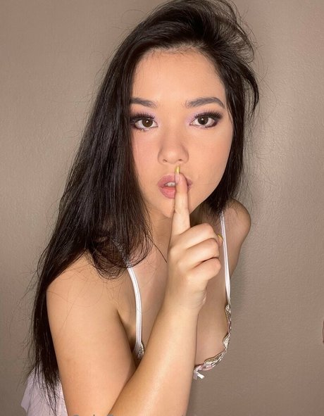 熟女の足オンリーファンズ アダルト 画像