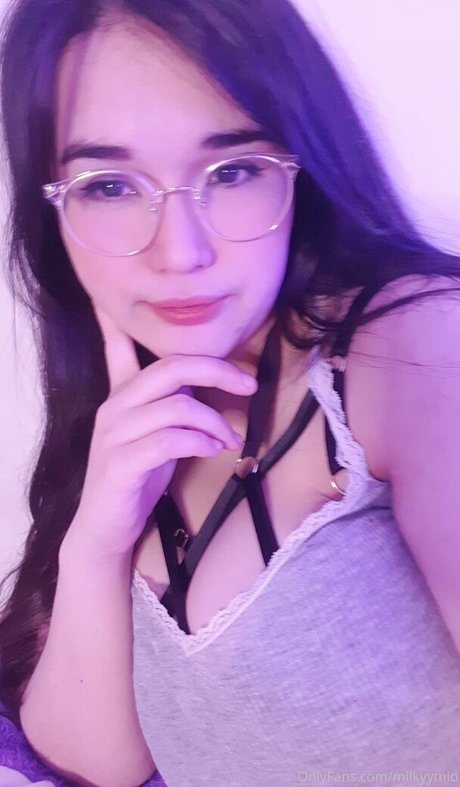 小さいチンポのシーメールオンリーファンズ エロチック ギャラリー