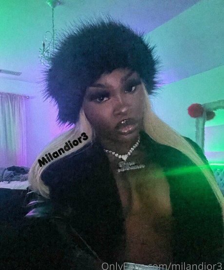 milandior3 ヌードスター 画像