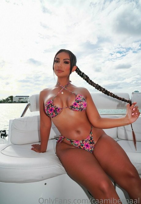 caamibernaal トップモデル 画像