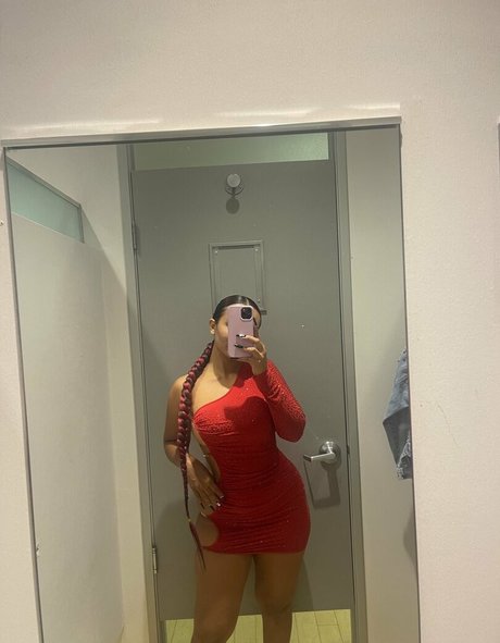 caamibernaal 裸のスター 写真