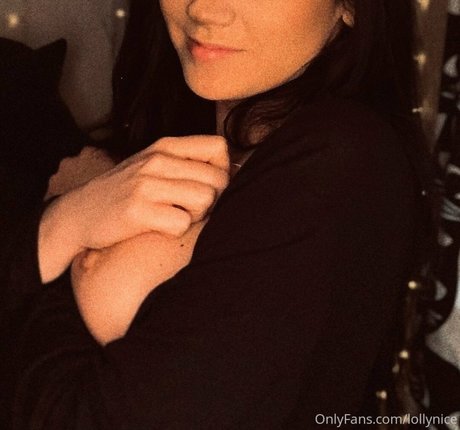 lollynice 女優 写真