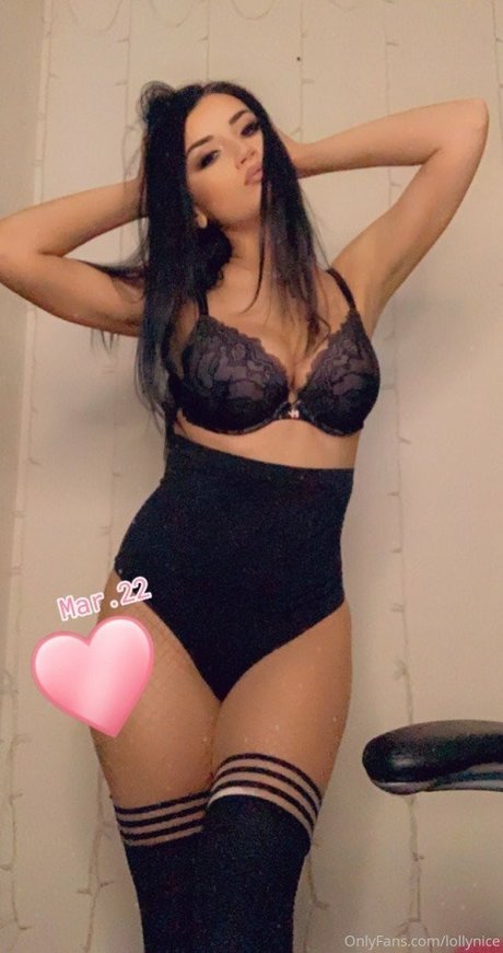 lollynice ポルノスター セクシー 写真