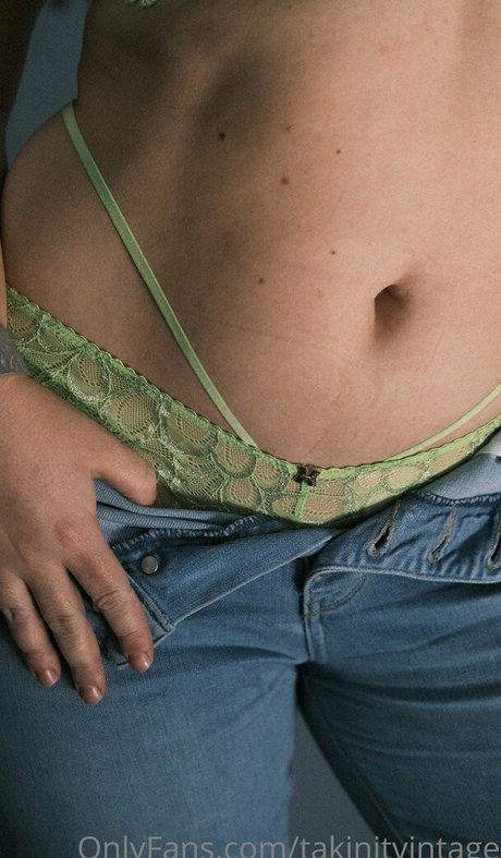 日本の熟女オンリーファンズ 美しいxxx 写真