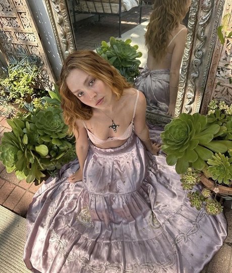 Luna Montana ポルノモデル 写真