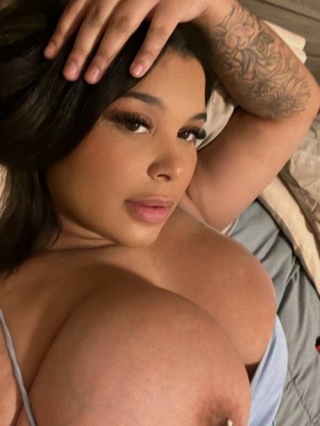 大学のアジア人オンリーファンズ ポルノ ギャラリー