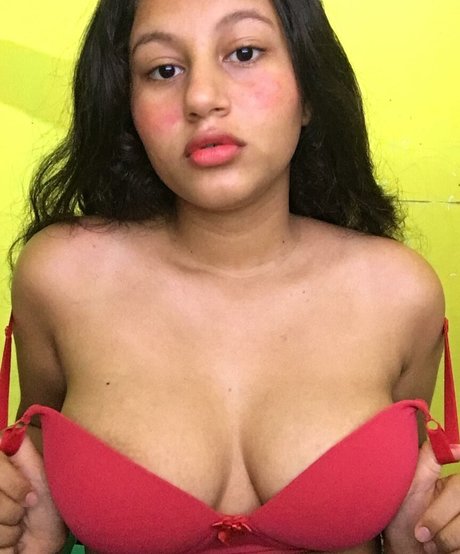 ベビーシッターオンリーファンズ ホットセクシー 画像