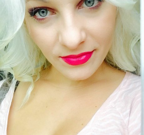 曲線美のxxx オンリーファンズ ホット 写真