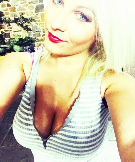 巨乳オナニーオンリーファンズ アートxxx 画像