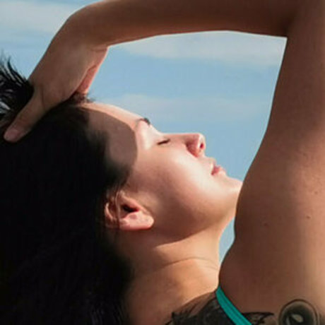 巨乳タトゥーオンリーファンズ HD 写真