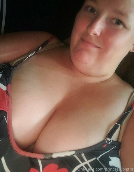 Princess Big Tits ヌード女優 ギャラリー