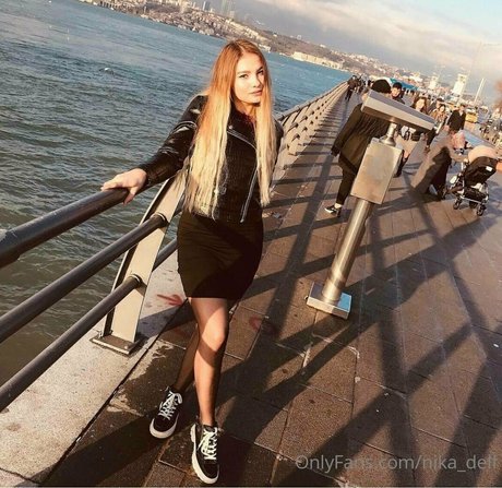 nika delf 完璧なスター 画像