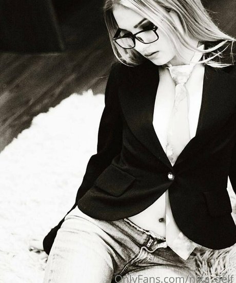 nika delf セクシーなポルノスター アーカイブ