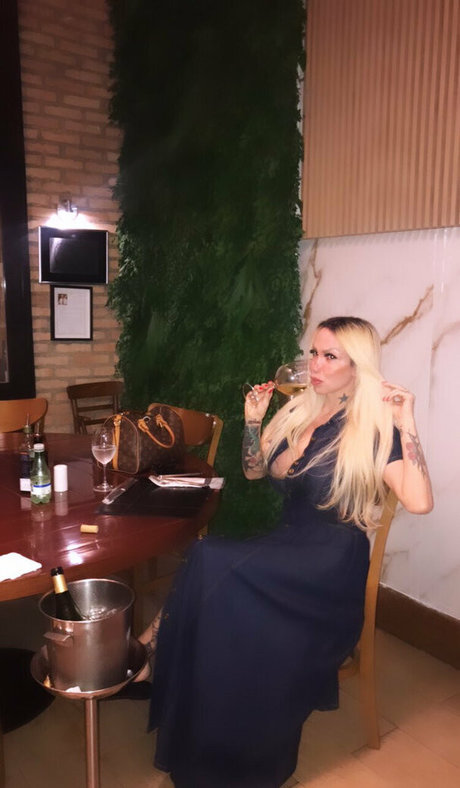 fabiolavoguel トップ女優 写真