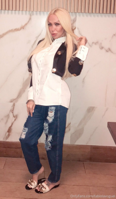 fabiolavoguel ポルノスター エロティック 写真