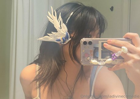 iadivinecomedie 完璧なポルノスター 写真