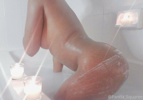 ぽっちゃりブルネットオンリーファンズ ヌード 写真