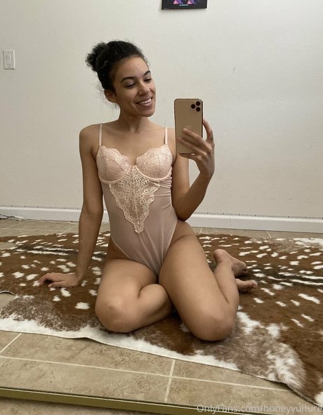 HoneyVulture かわいいスター ギャラリー