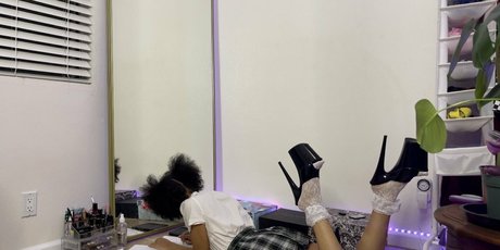 アジアの無料オンリーファンズ セクシー裸 画像