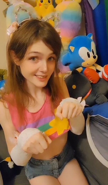 Hexakush アダルトモデル 写真