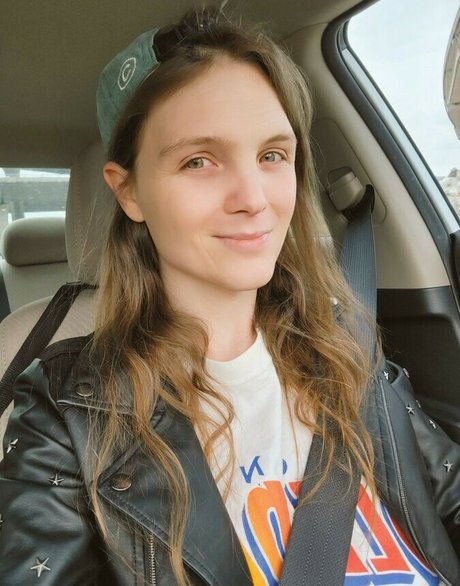 Hexakush アダルトモデル 写真