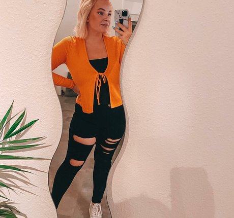 尖ったおっぱいオンリーファンズ 無料ポルノ 写真