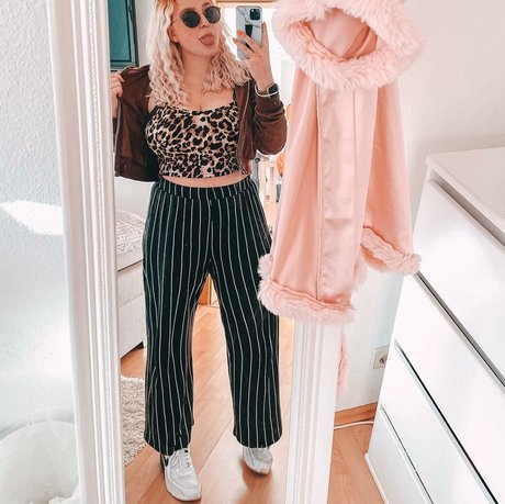 ラテン系の足 オンリーファンズ セックス 画像