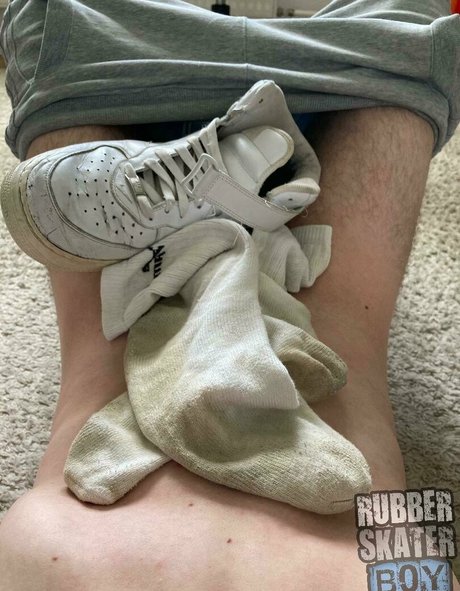 rubberskaterboy ヌードのポルノスター 写真