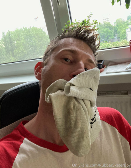 rubberskaterboy 裸のスター 写真