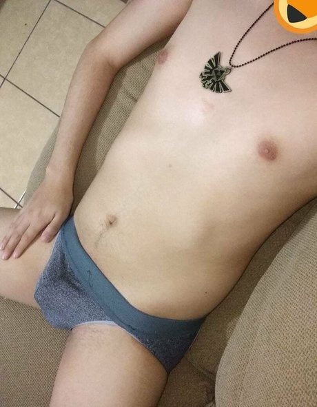 blueandredmask ホットモデル 写真