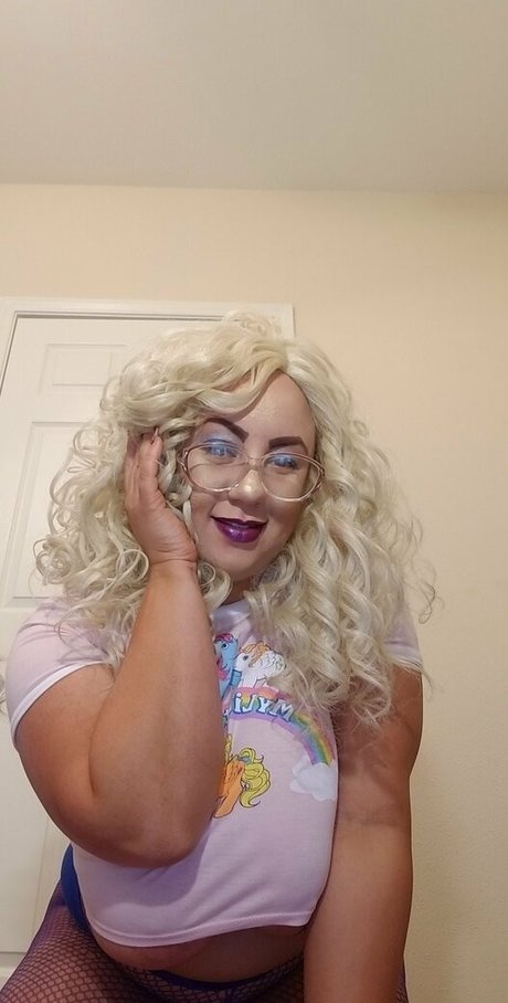 タトゥーオンリーファン 無料セクシー 写真