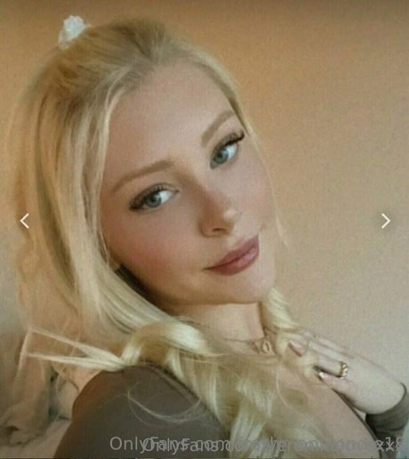 veronikalovexxx セクシーモデル ギャラリー