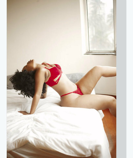 Xoli Mfeka 素敵な女優 写真