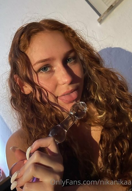 小柄な足オンリーファンズ エロチック 画像