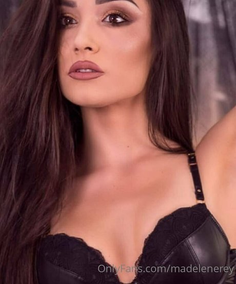 MadeleneRey 美しいスター 写真