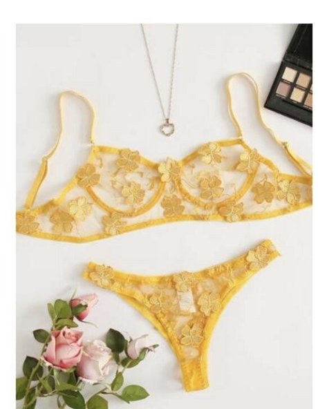 お尻を広げるオンリーファンズ ポルノ ギャラリー