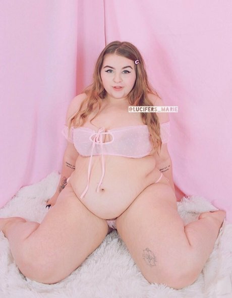 巨乳ストリップオンリーファンズ アダルト無料 写真